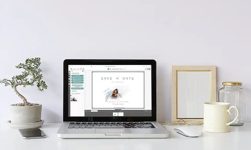 Hochzeitskarten, Hochzeitseinladungen, Glückwünsche, Dankeskarten gestalten. Motiv Laptop mit geöffnetem Editor zum Karten gestalten